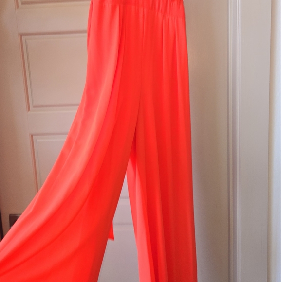 Vibrant Red Ruffled Dress - Picture 2 of 2